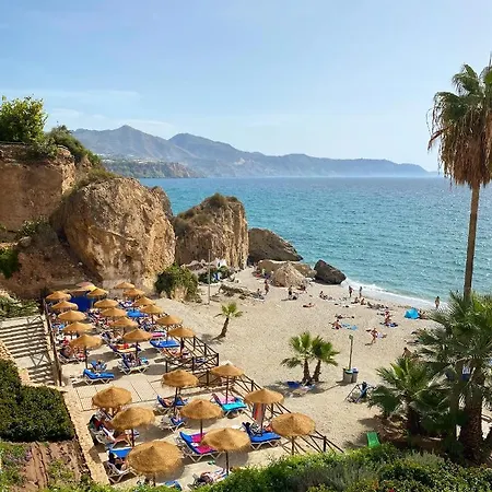 Exclusive With Nerjas Biggest Pool Lägenhet