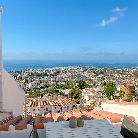 Lägenhet Exclusive With Nerjas Biggest Pool *