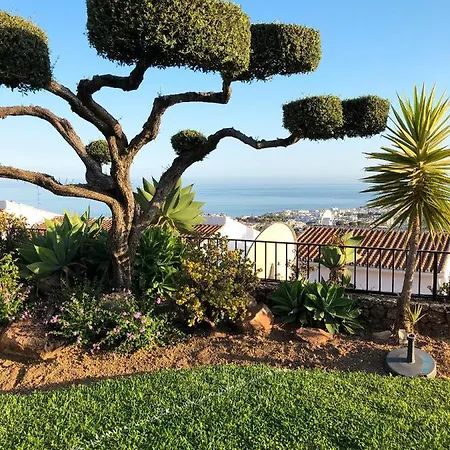 Exclusive With Nerjas Biggest Pool Lägenhet